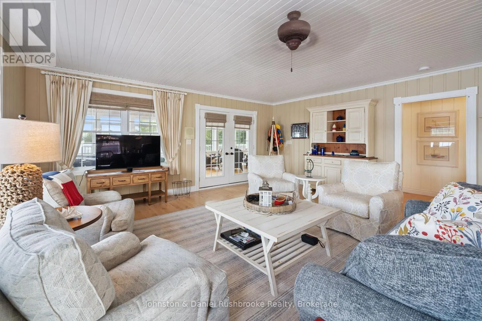 9 - 1167 ARMSTRONG POINT ROAD #9