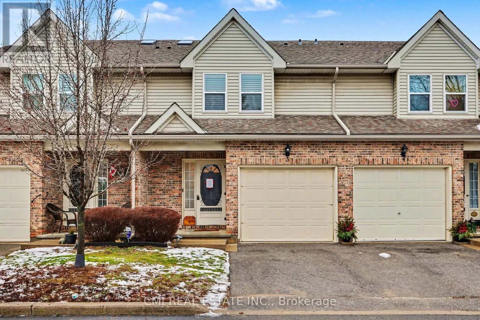 3 - 5070 DRUMMOND ROAD