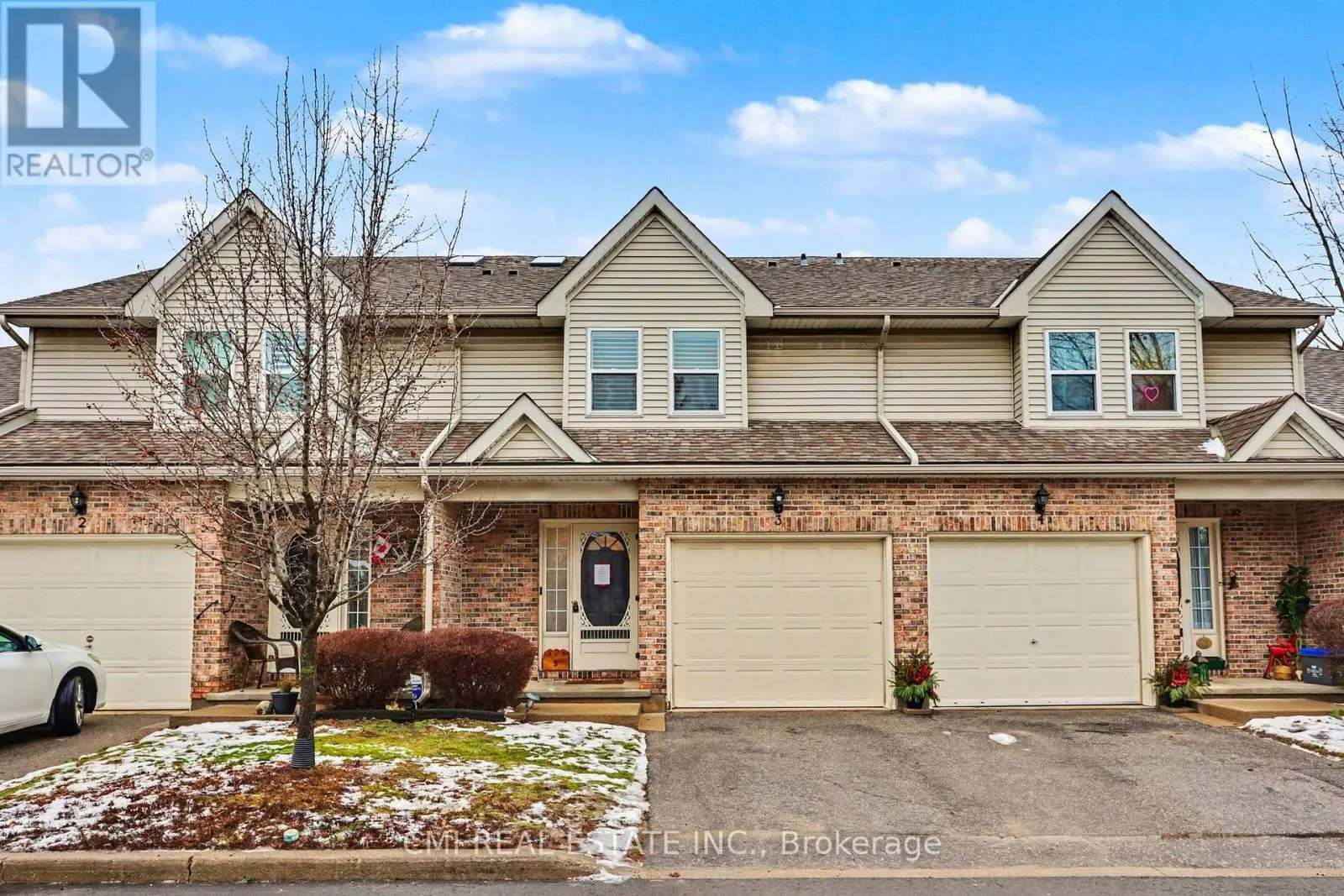 3 - 5070 DRUMMOND ROAD