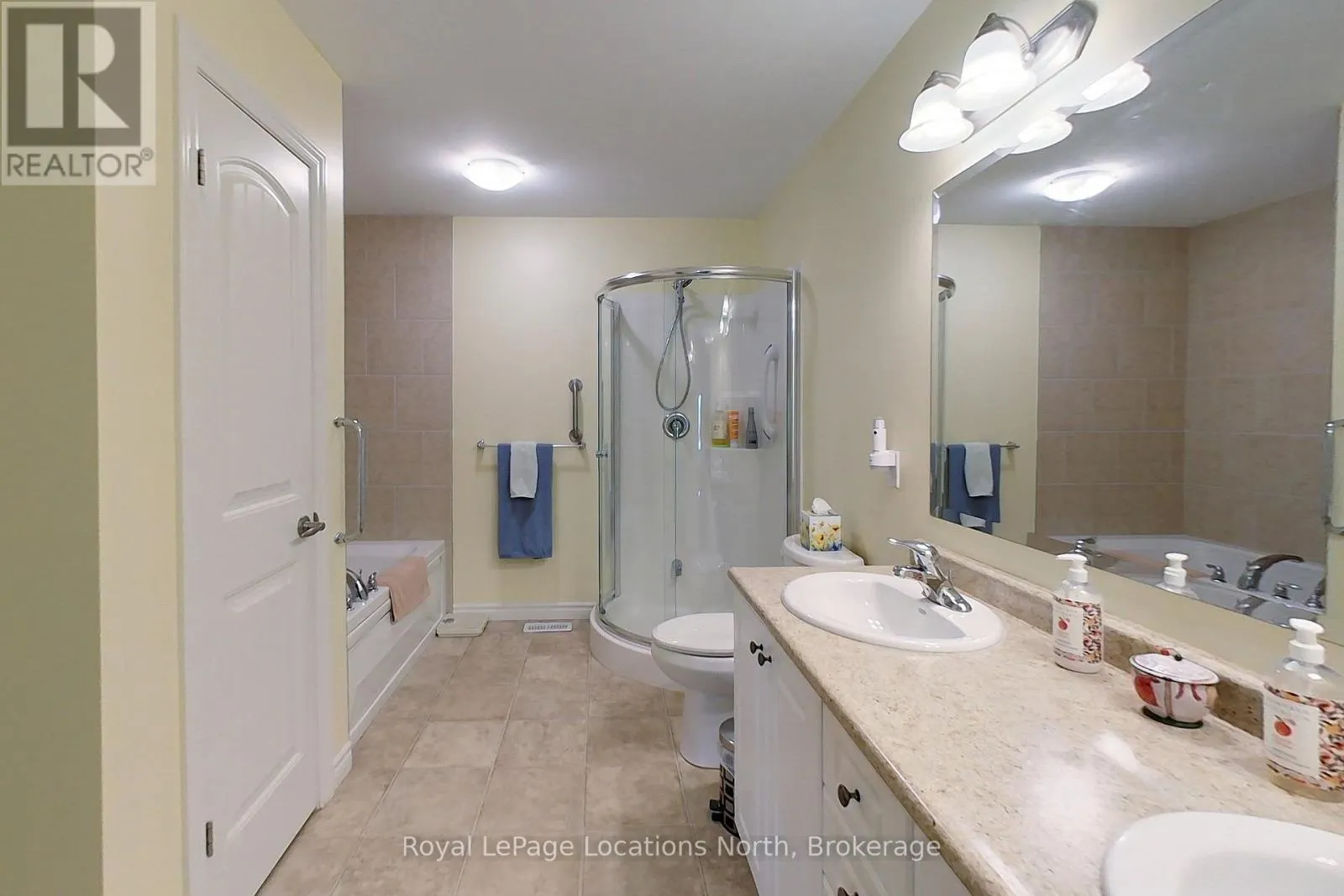 18 - 111 EMPIRE LANE #18
