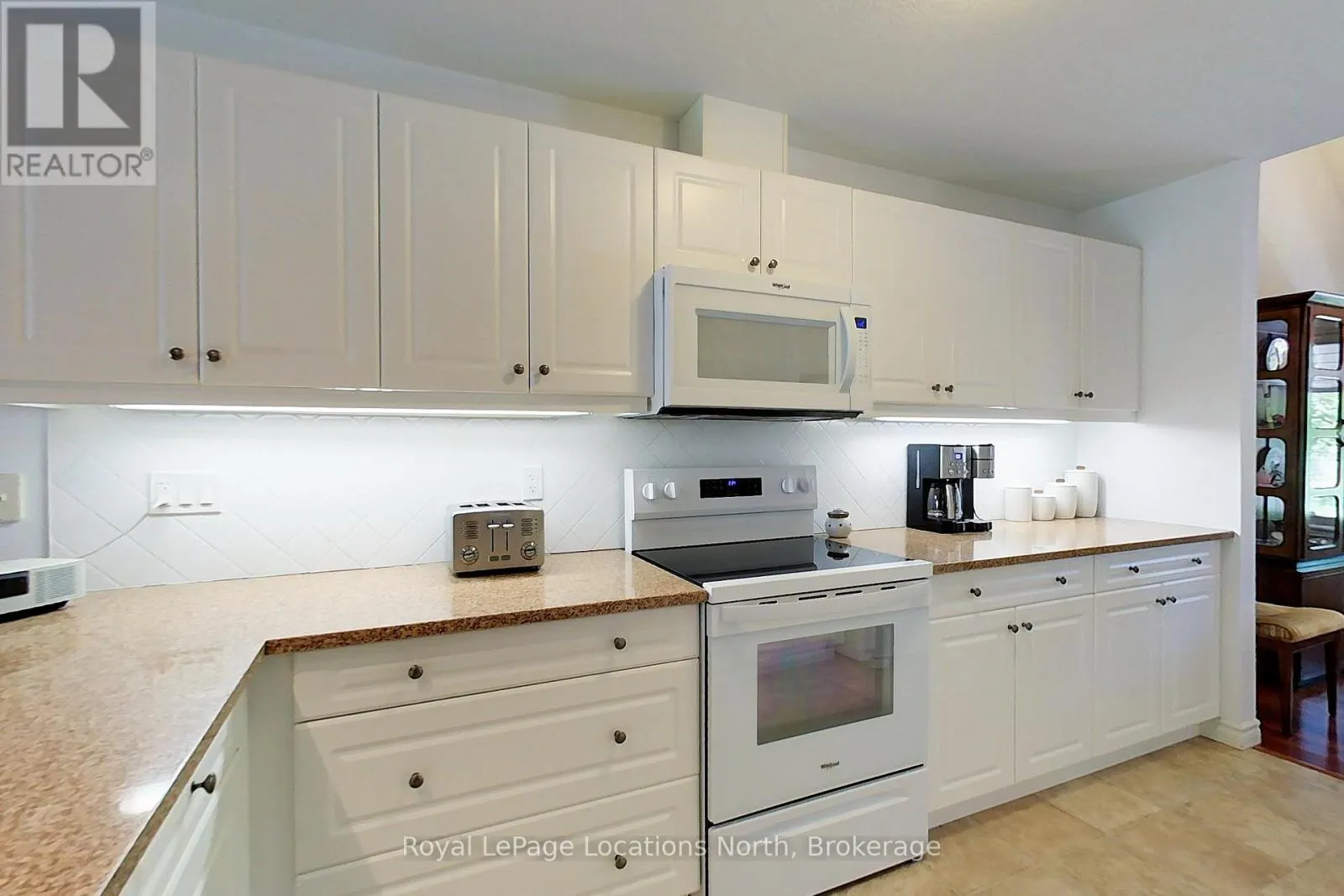 18 - 111 EMPIRE LANE #18