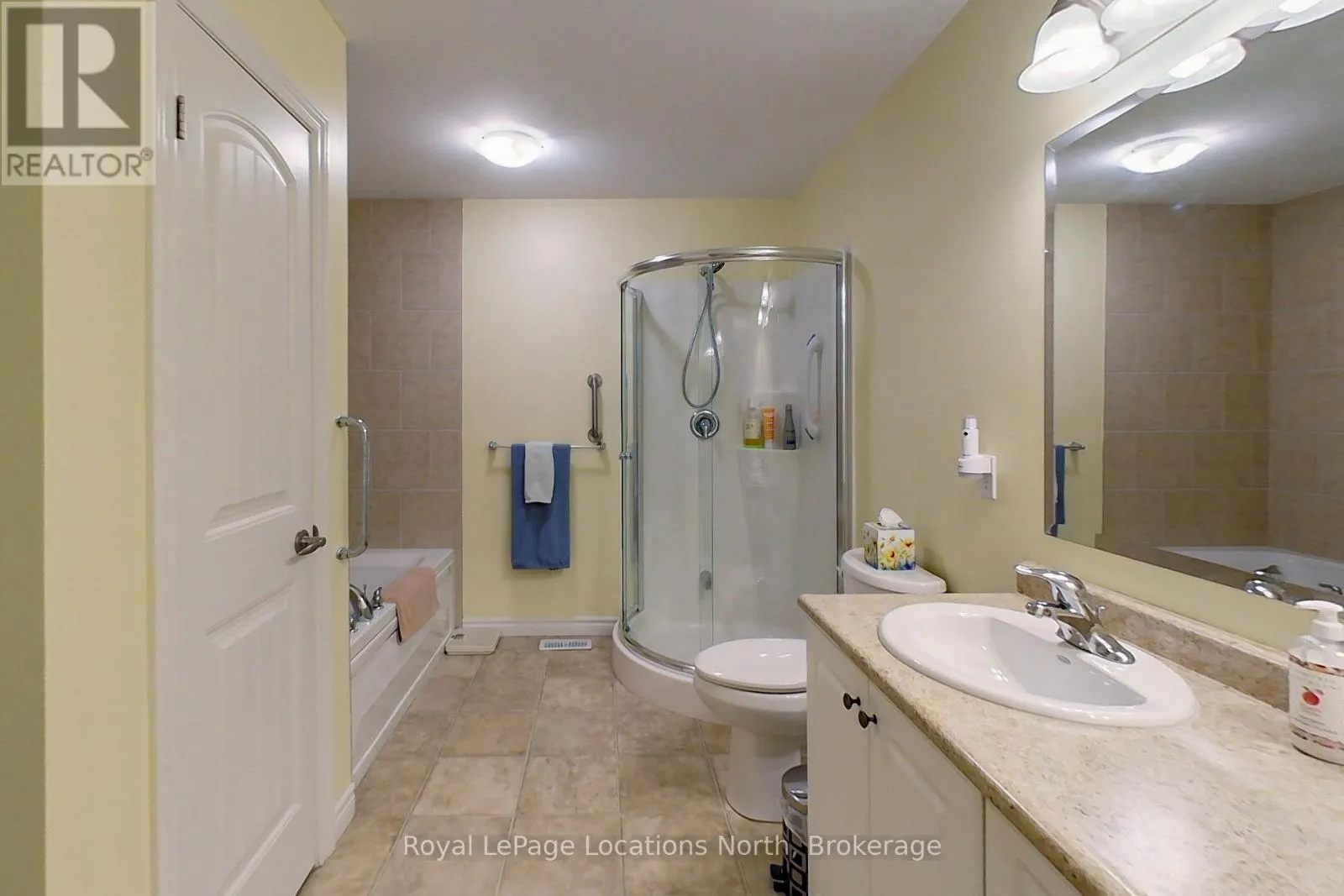 18 - 111 EMPIRE LANE #18