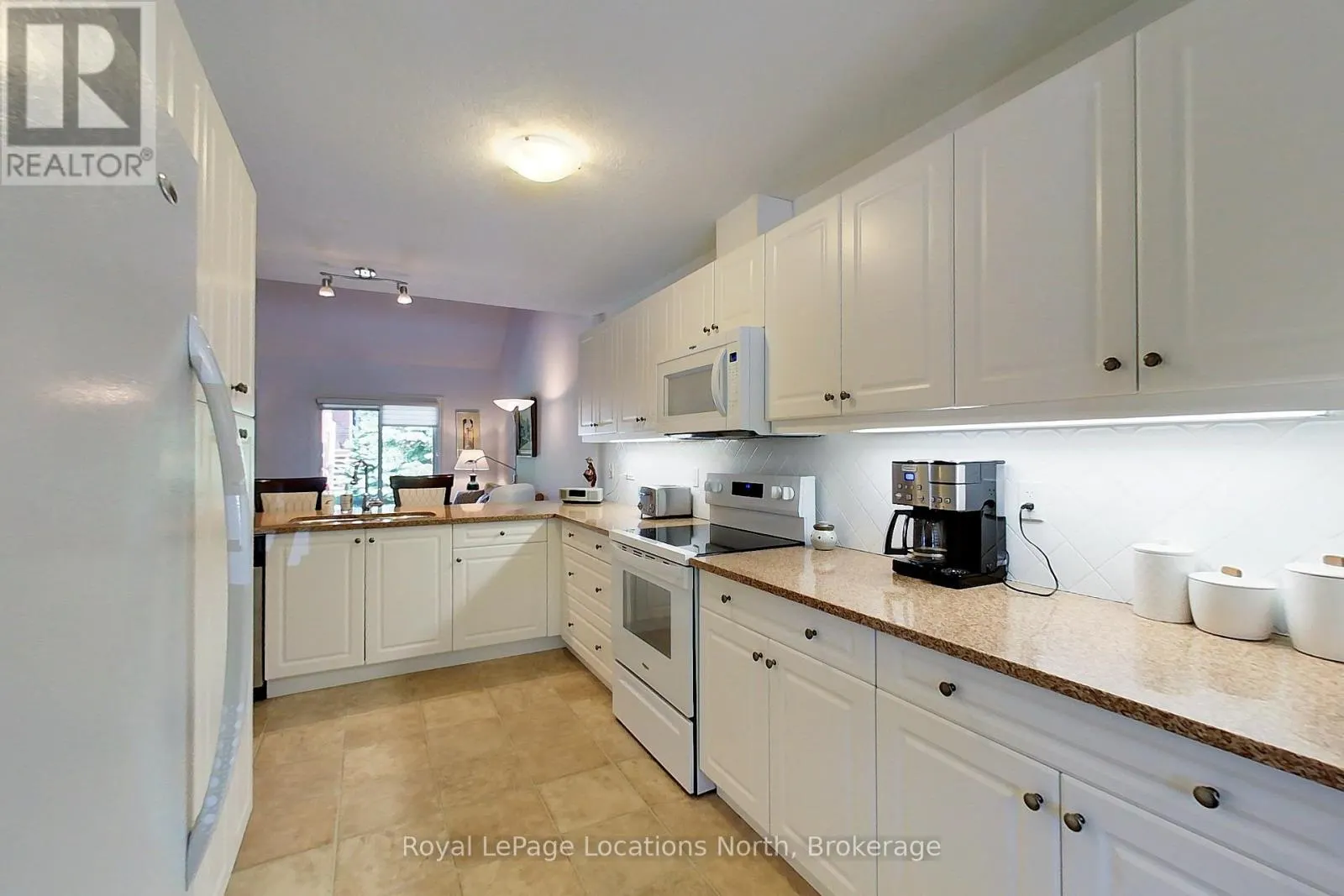 18 - 111 EMPIRE LANE #18