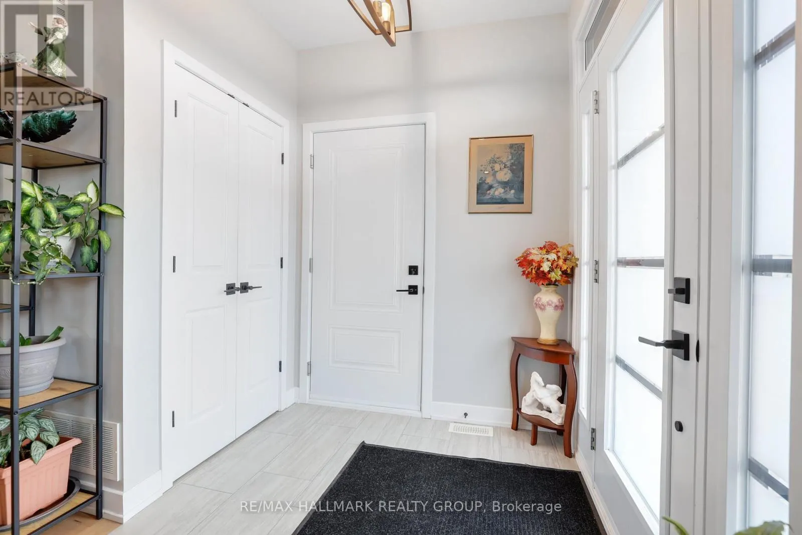 427 DENIS STREET
