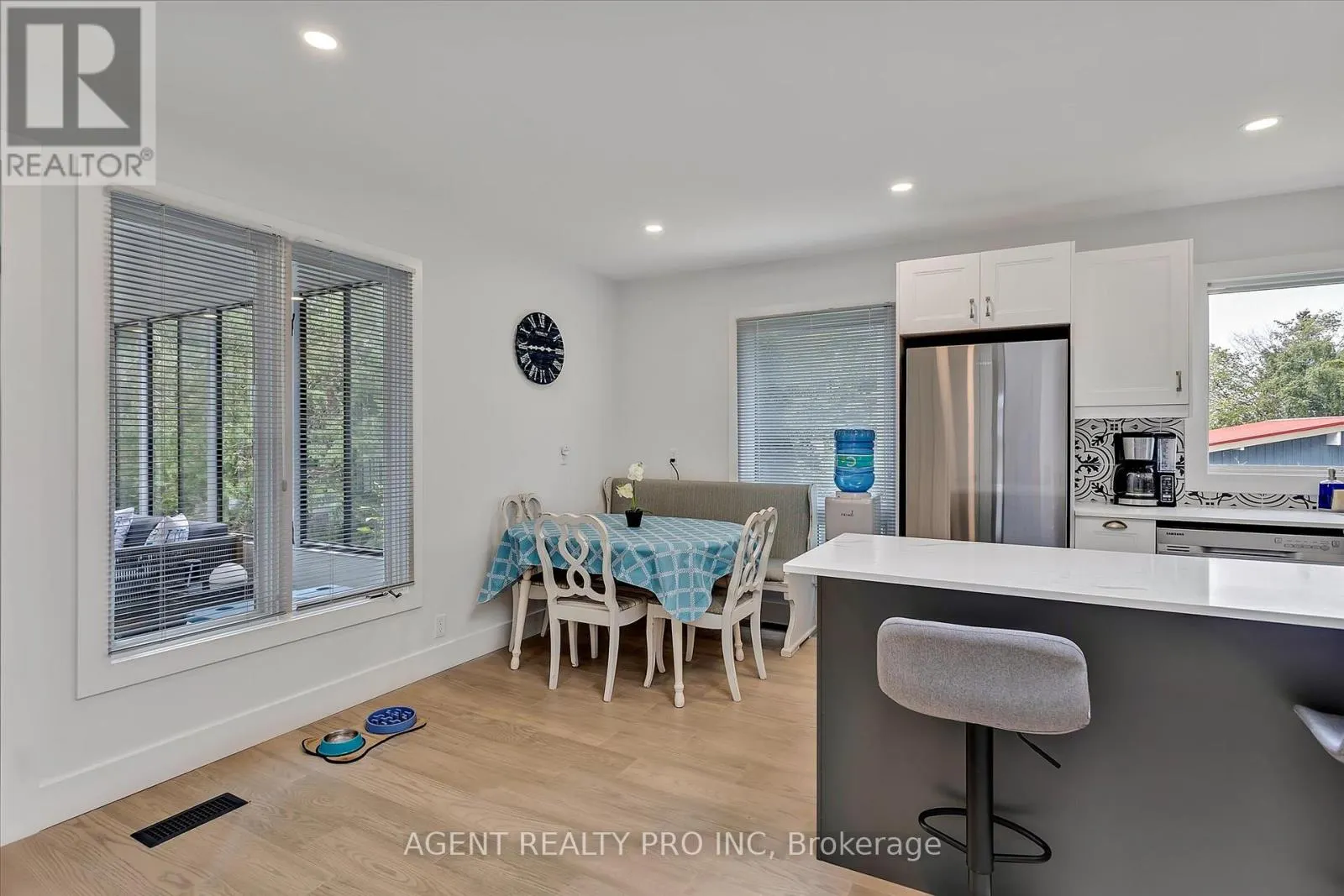 21 ORIOLE ROAD