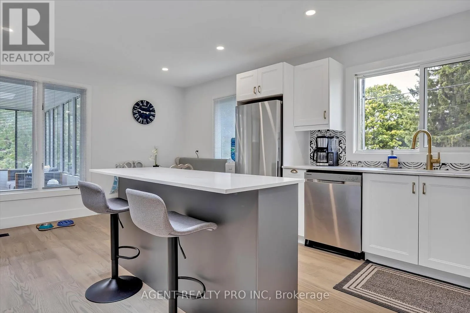21 ORIOLE ROAD