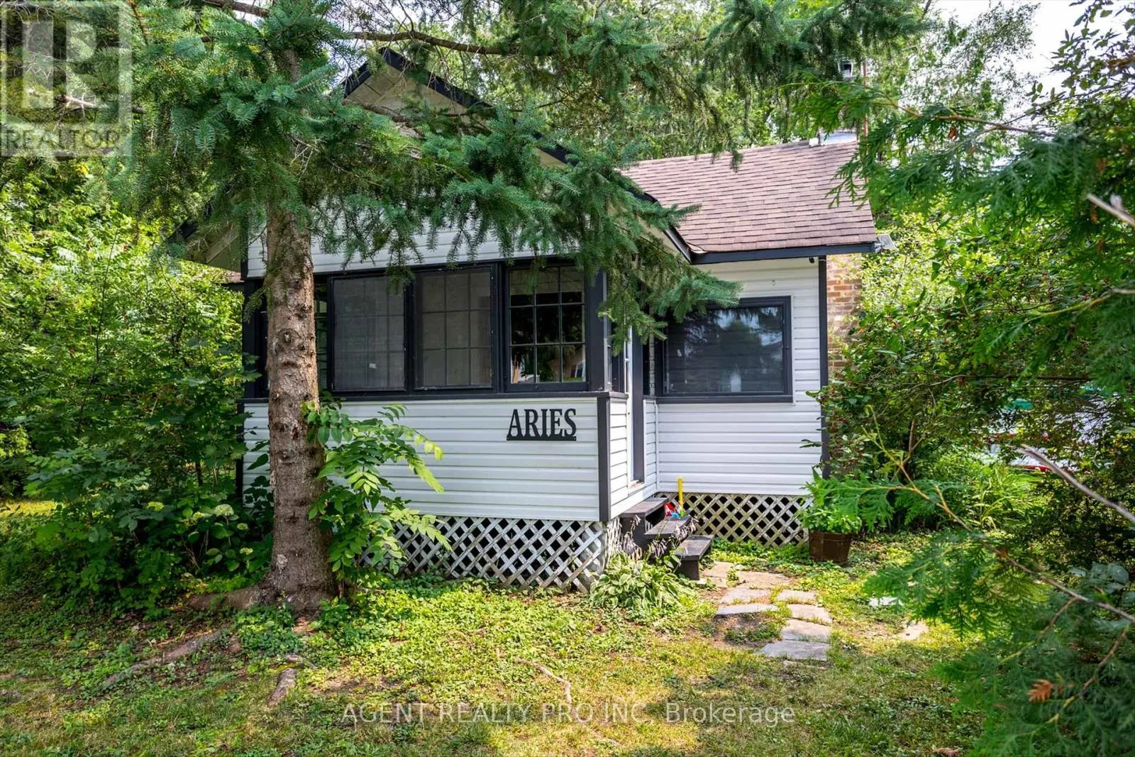 21 ORIOLE ROAD