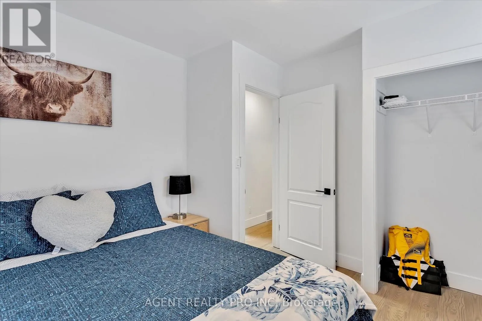 21 ORIOLE ROAD