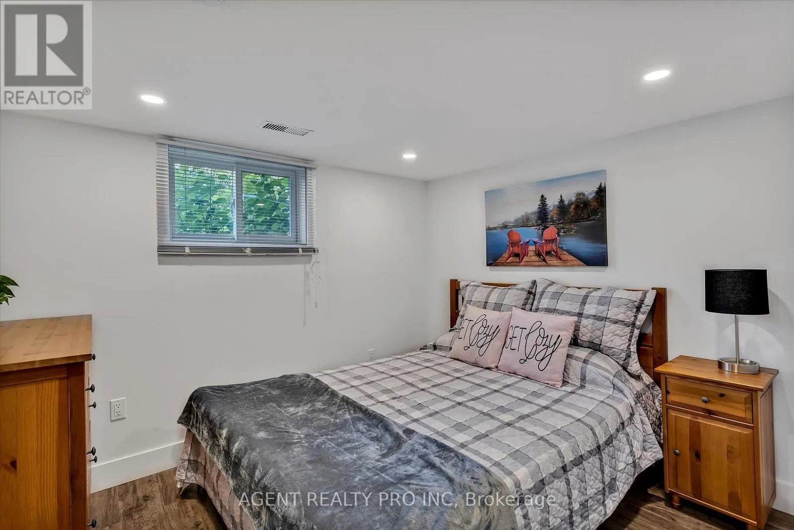 21 ORIOLE ROAD