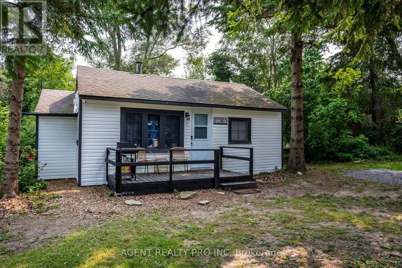 21 ORIOLE ROAD