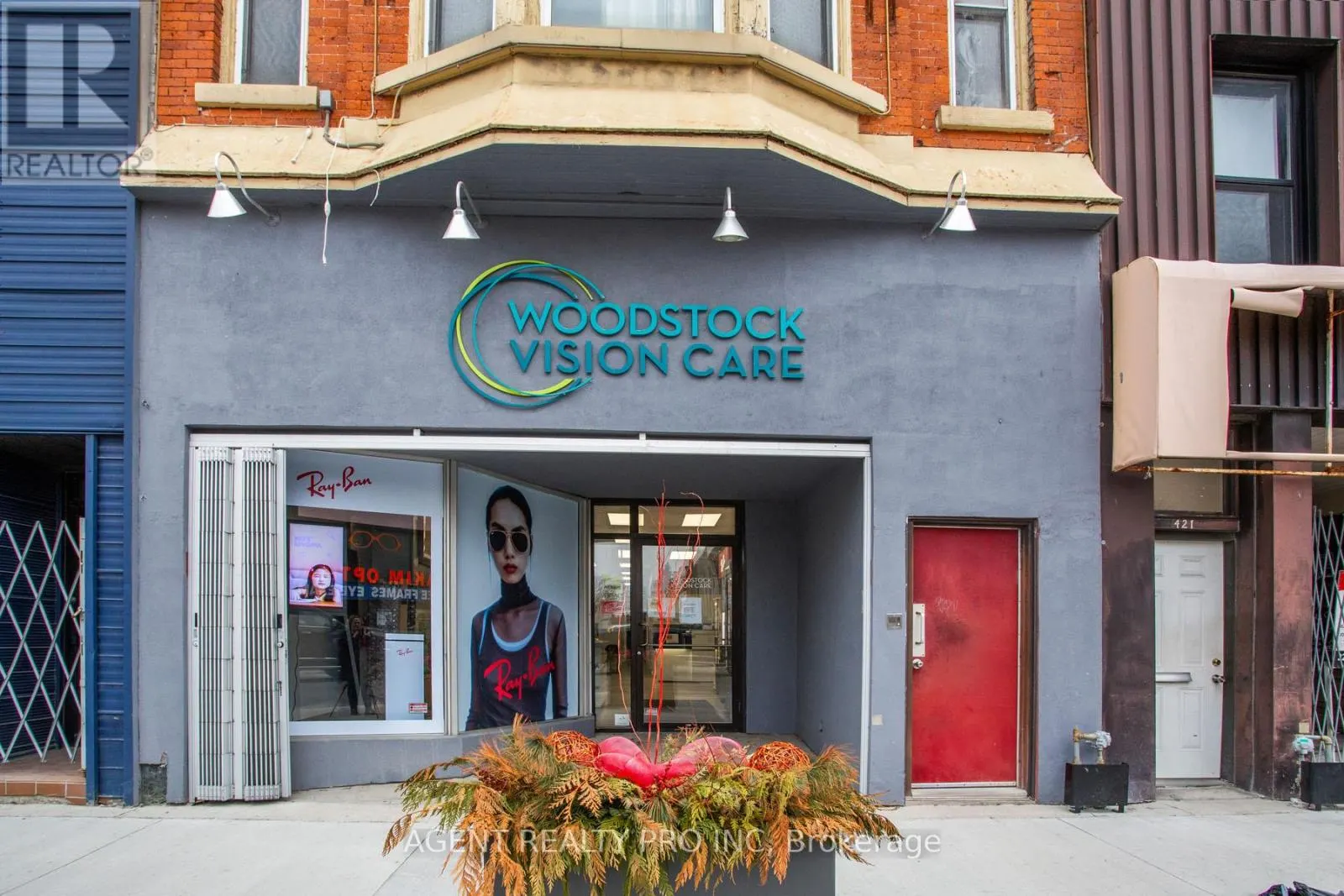 419 DUNDAS STREET