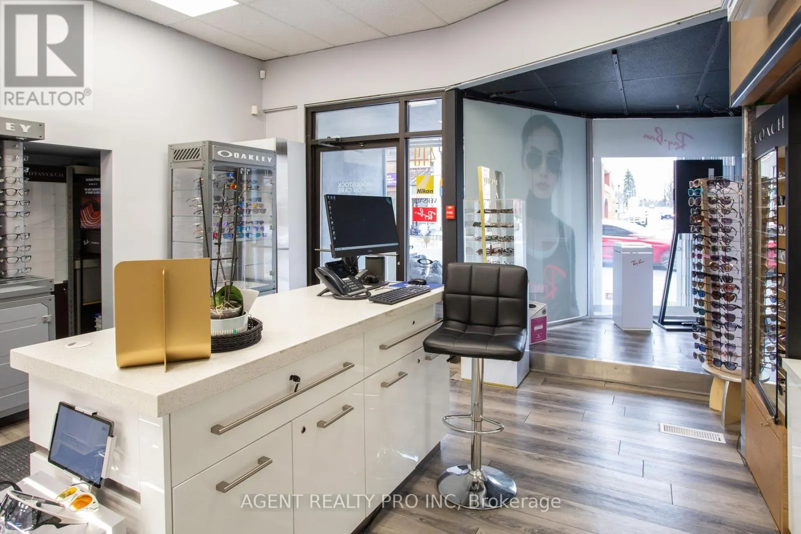 419 DUNDAS STREET