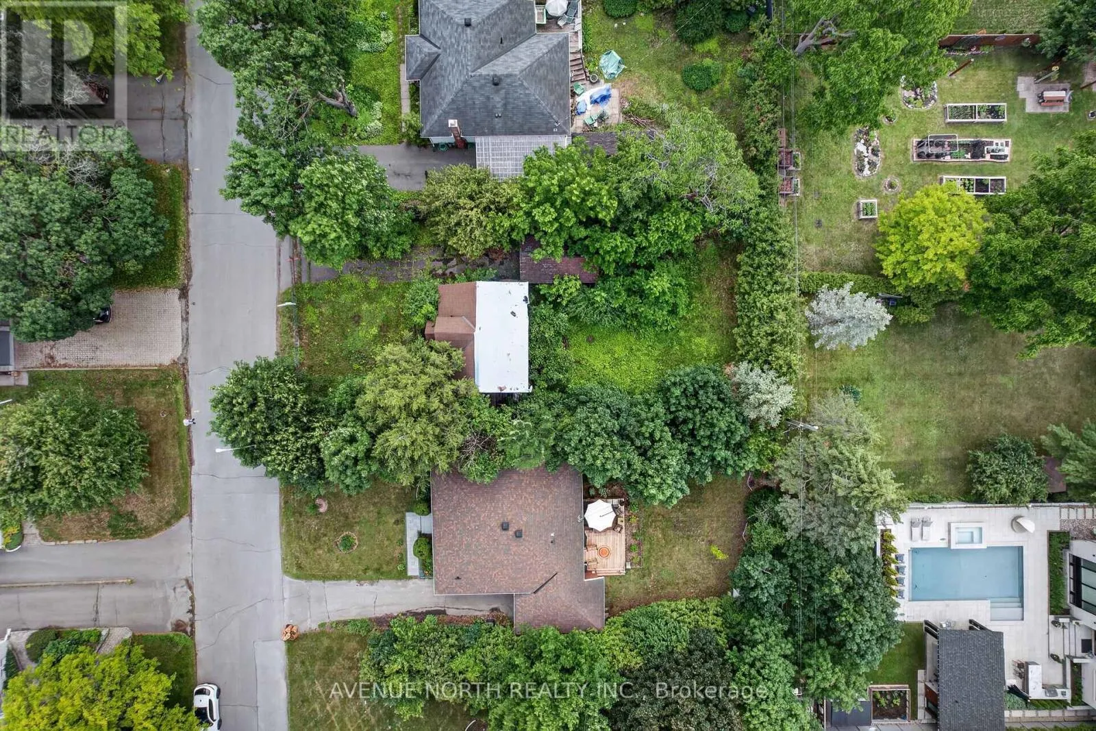 305 MOUNTBATTEN AVENUE