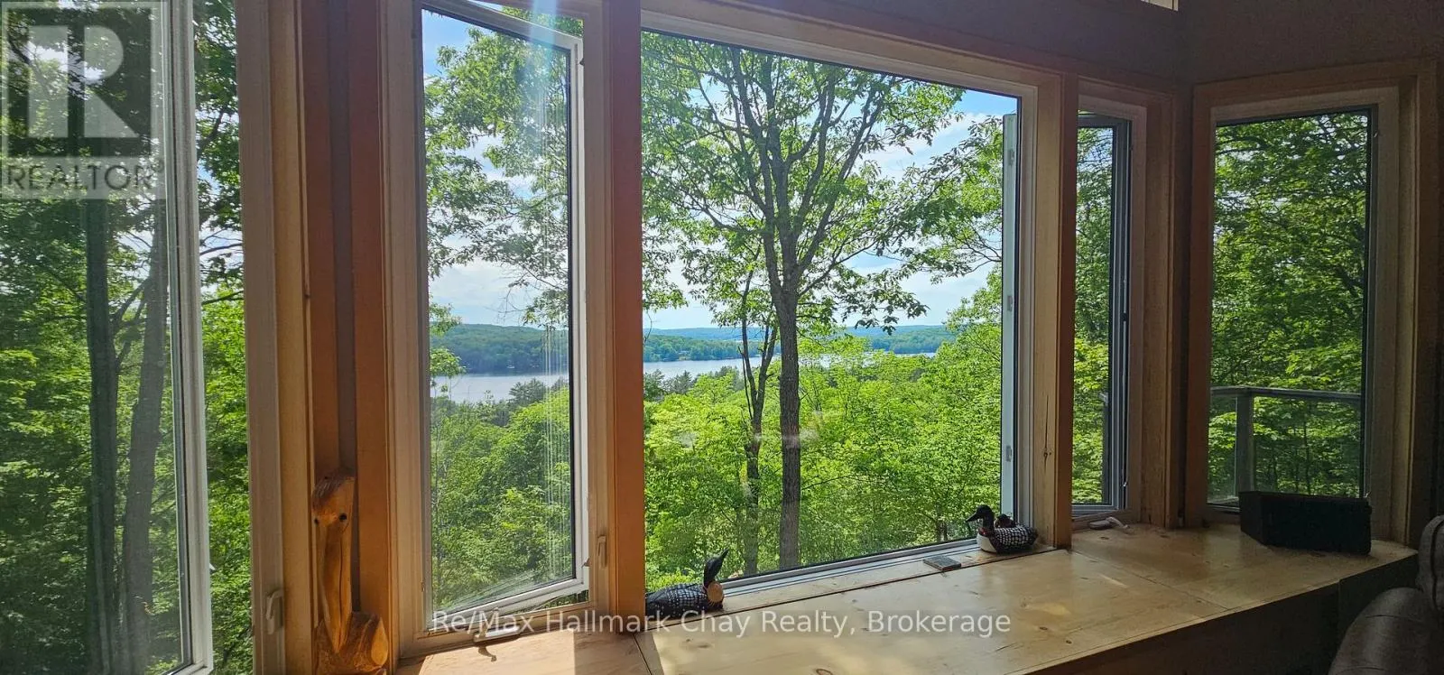1497 FOX POINT ROAD
