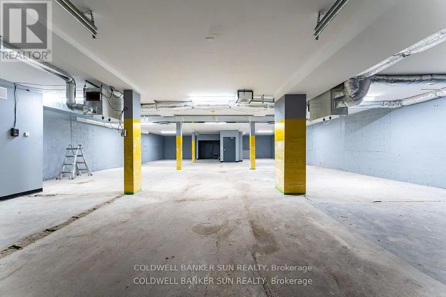 290 DUNDAS STREET