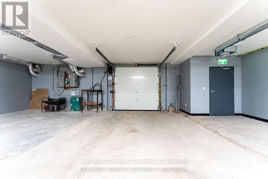 290 DUNDAS STREET
