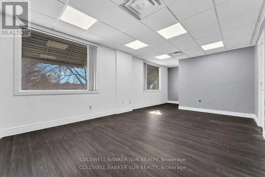 290 DUNDAS STREET