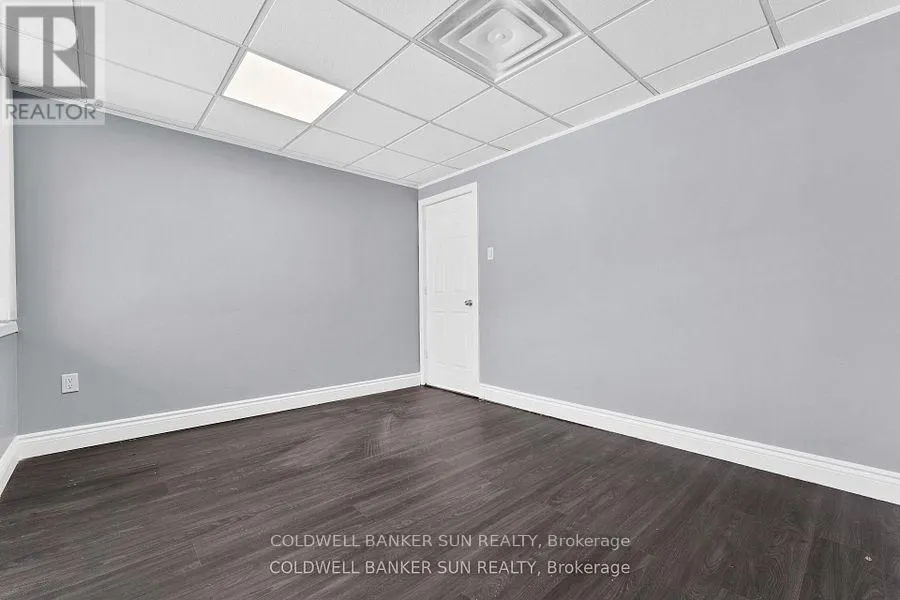 290 DUNDAS STREET