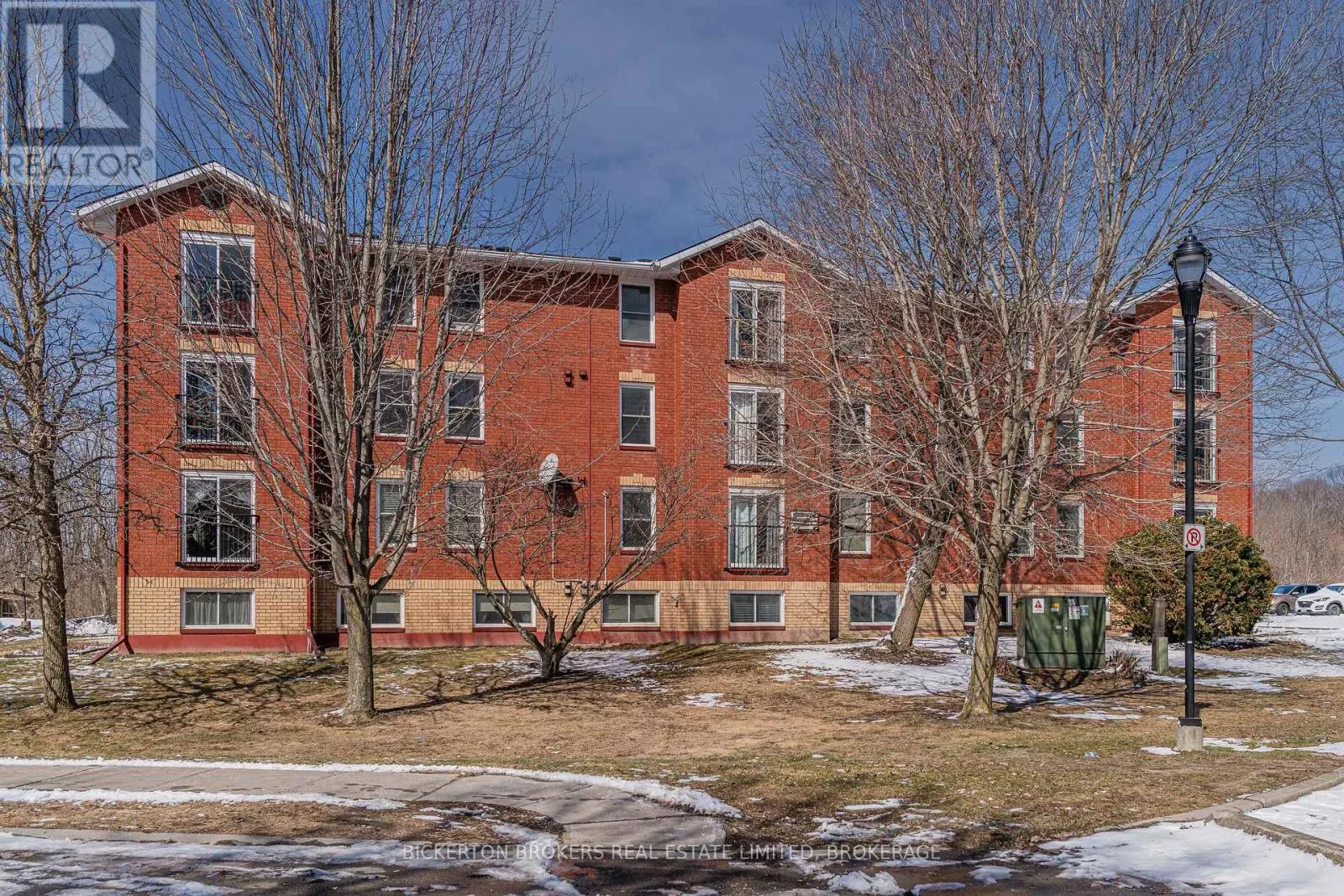 101 - 540 TALBOT PLACE #101