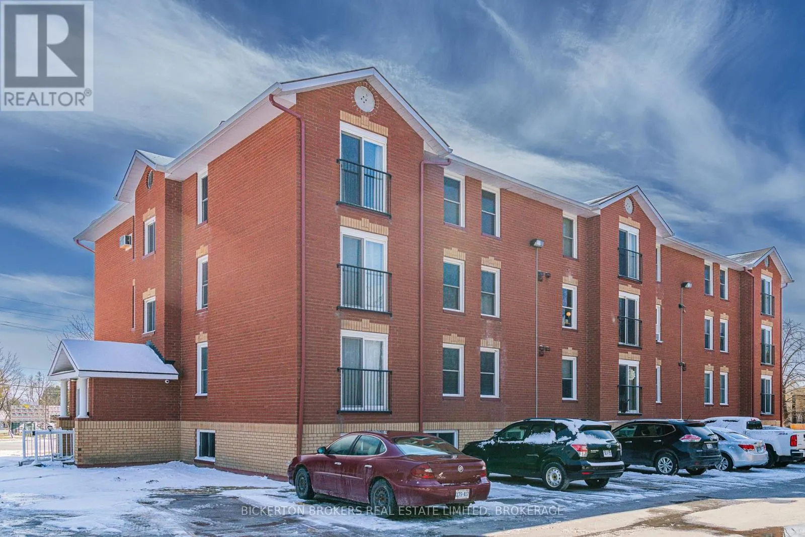 101 - 540 TALBOT PLACE #101