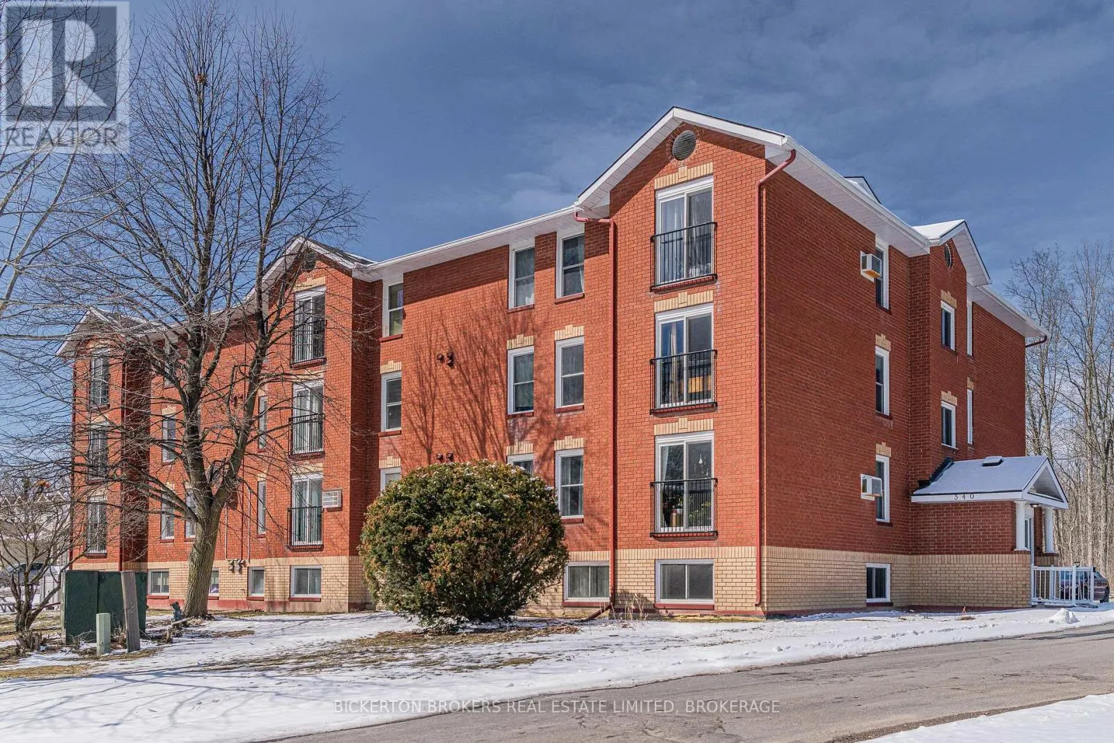 101 - 540 TALBOT PLACE #101