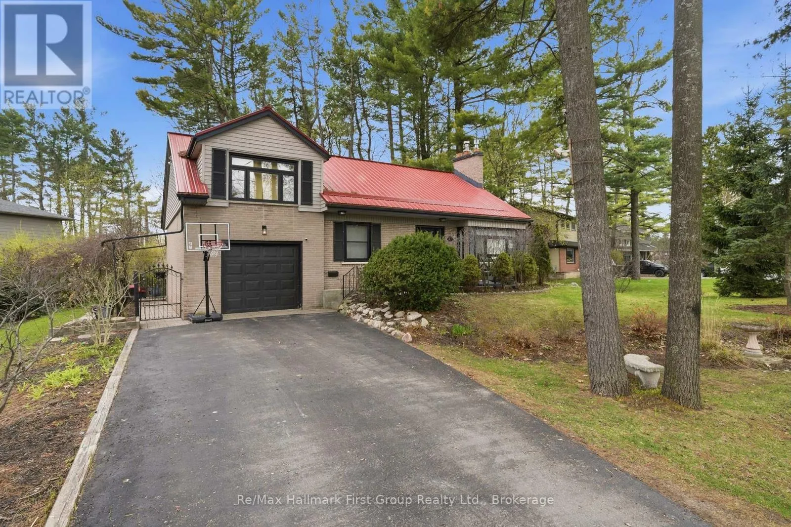 41 FREEMAN DRIVE