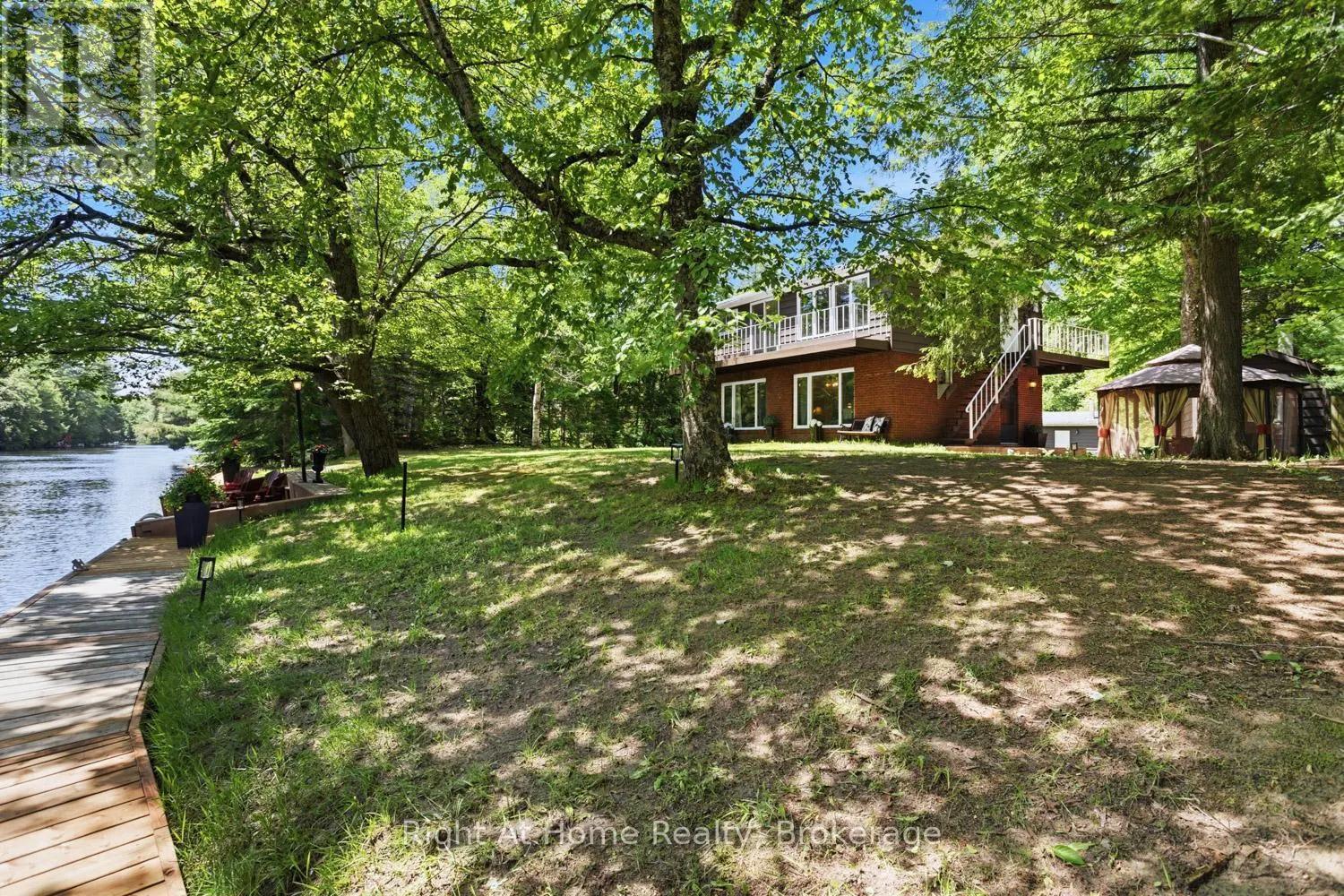 1074 HOLIDAY PARK DRIVE