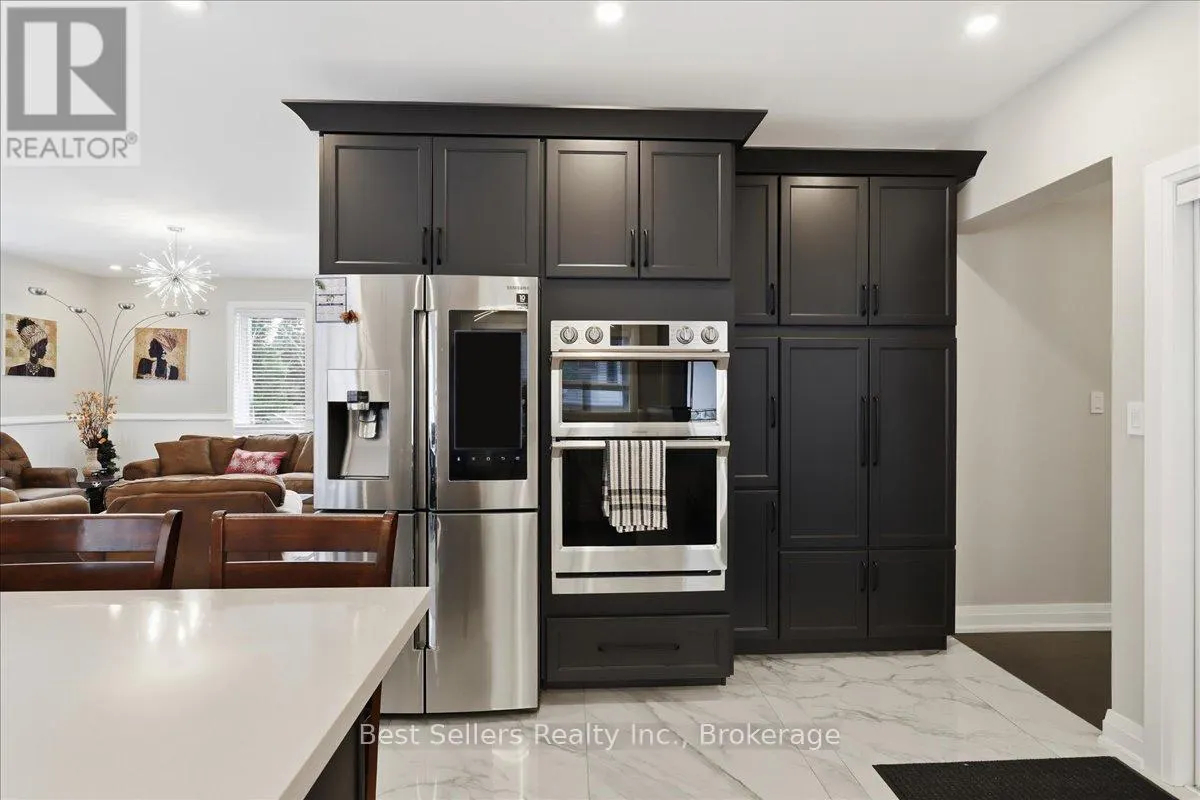 56 FLORENCE STREET W