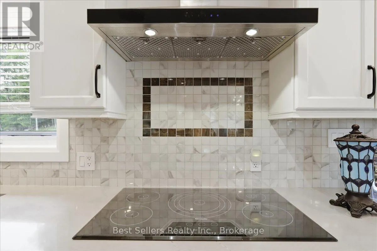56 FLORENCE STREET W