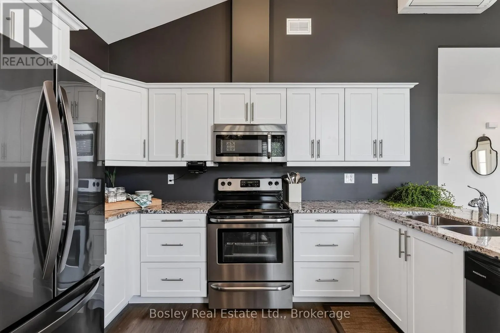 3202 - 300 CROFT STREET #3202