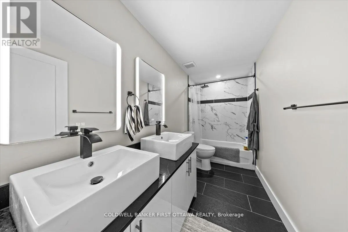 A/B - 22 INVERKIP AVENUE