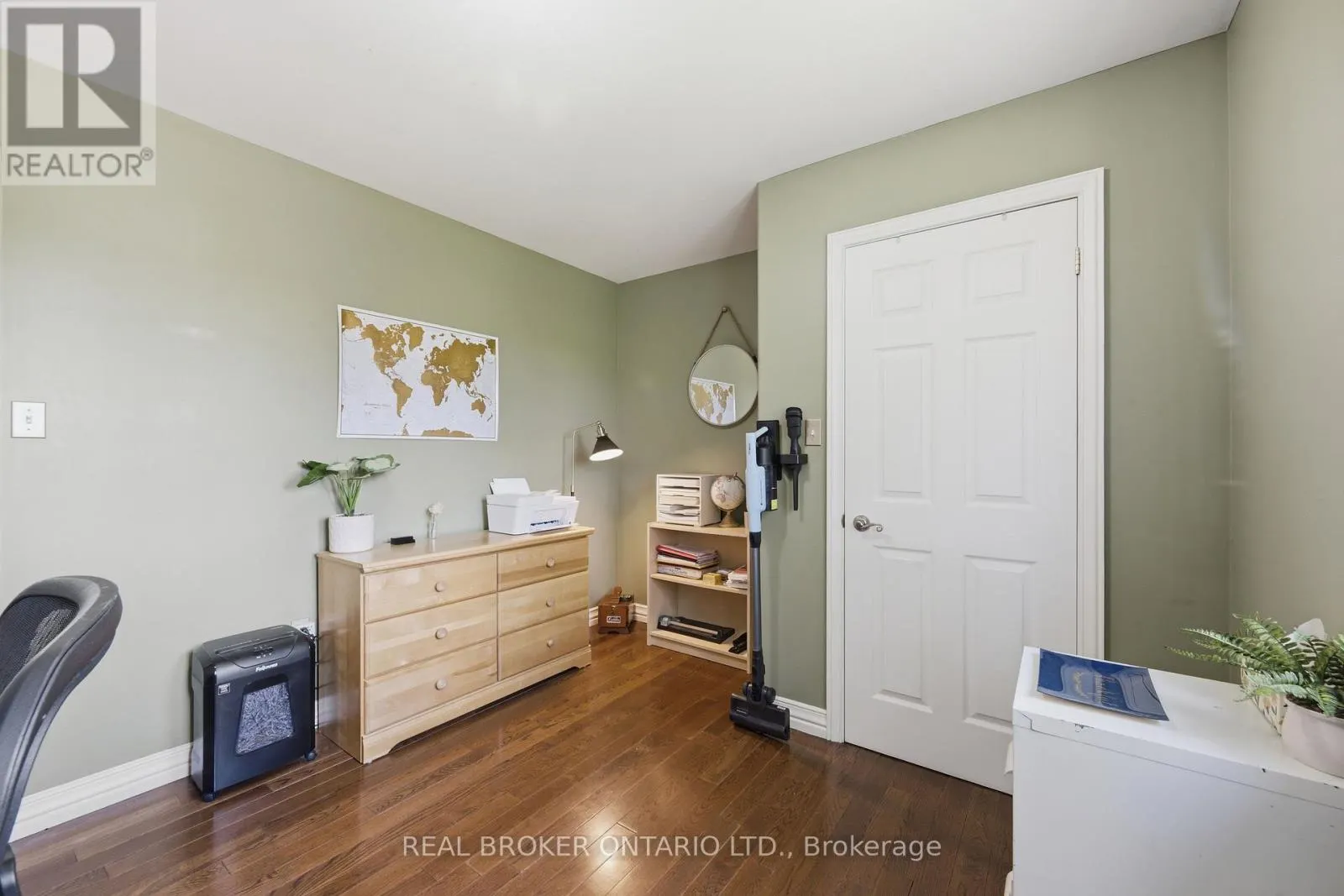 1659 LINDSAY ROAD