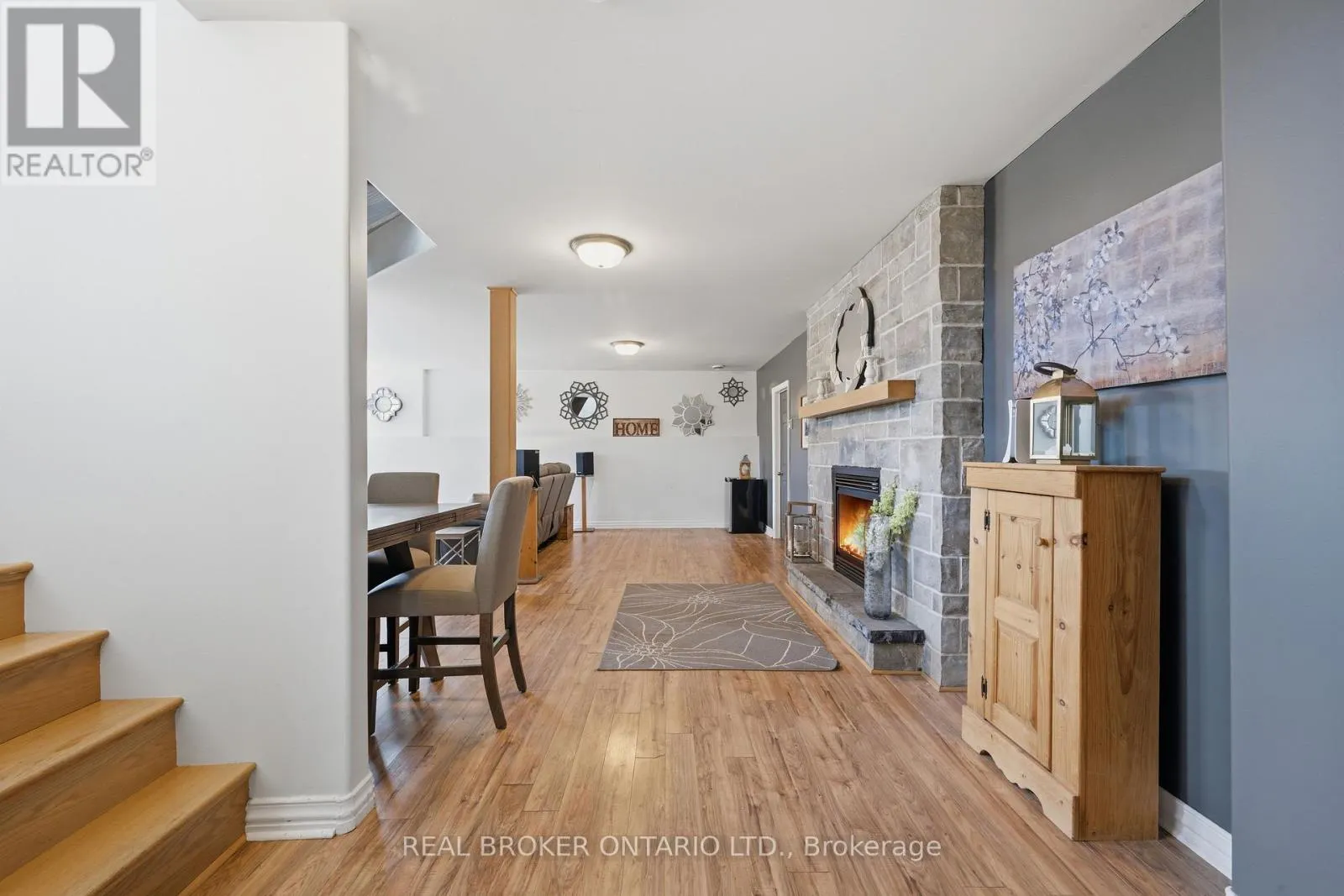 1659 LINDSAY ROAD