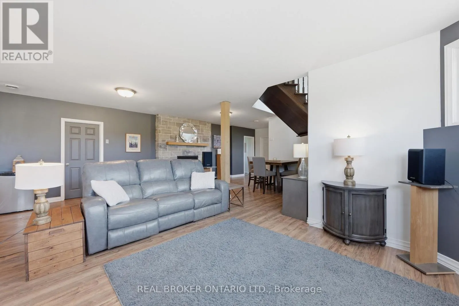 1659 LINDSAY ROAD