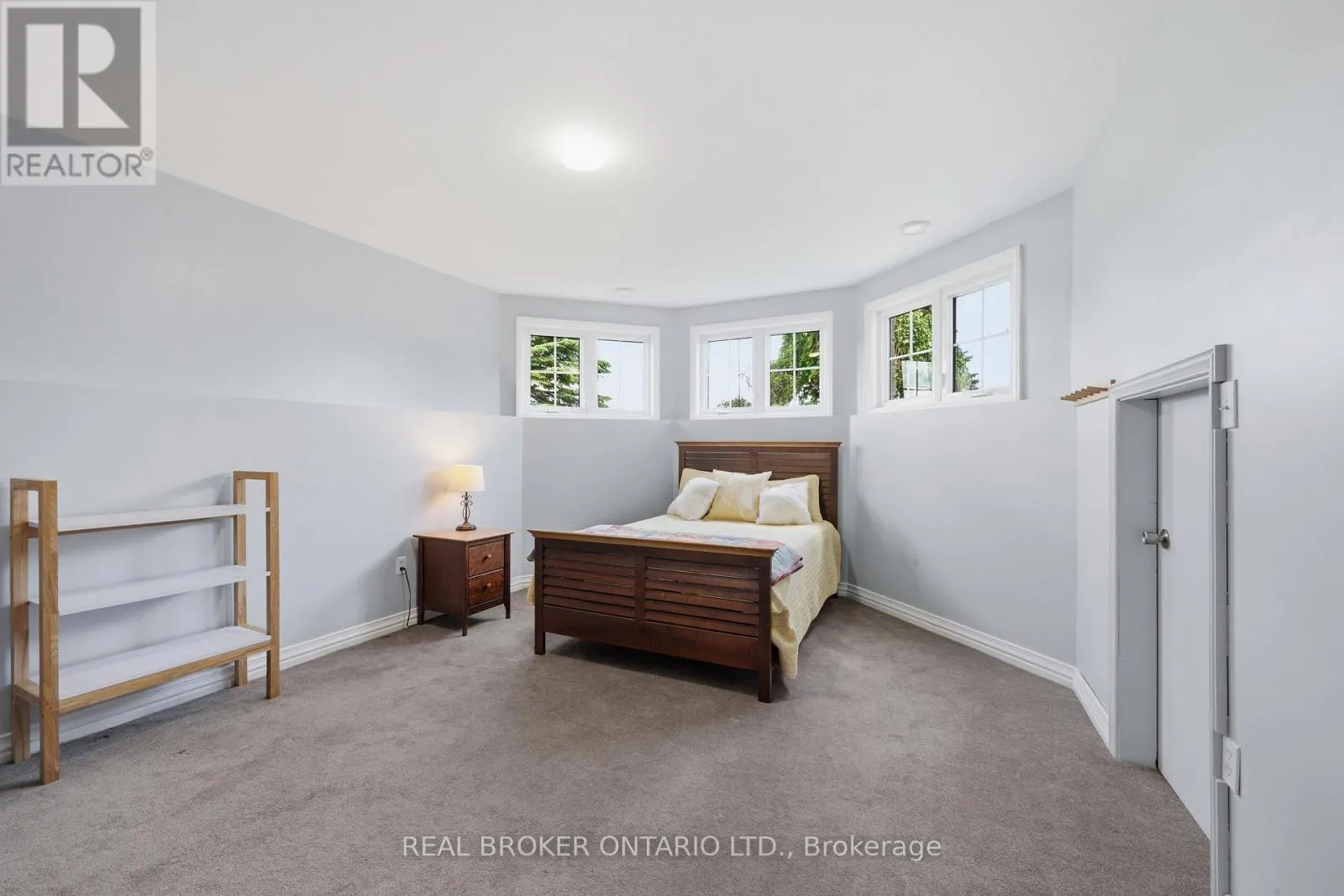 1659 LINDSAY ROAD