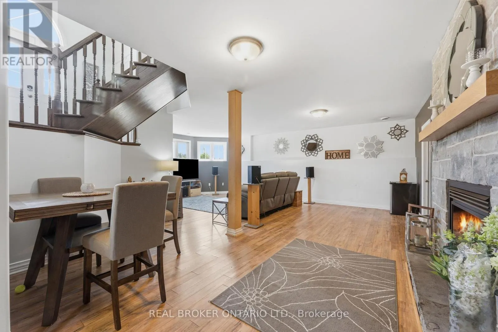 1659 LINDSAY ROAD