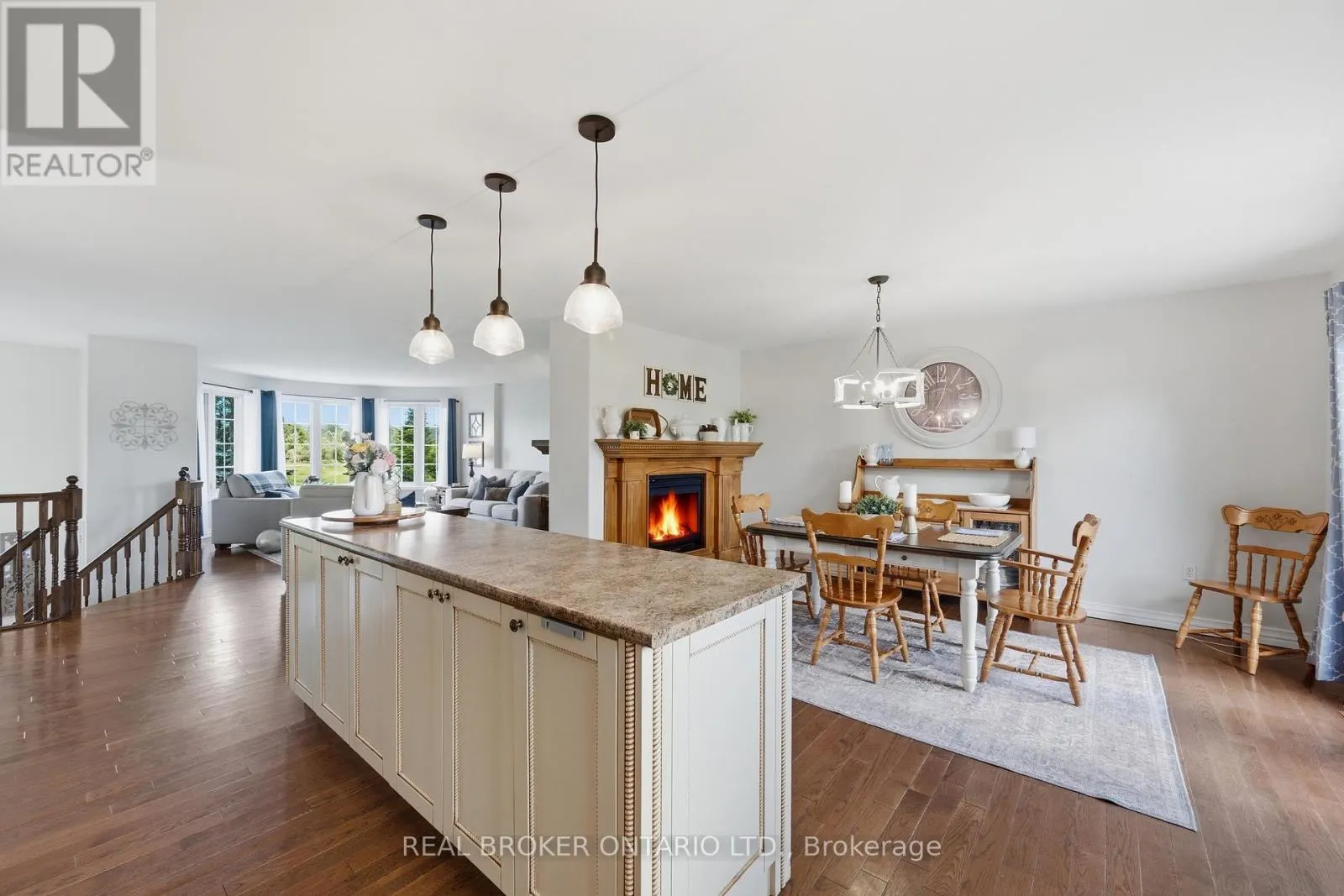 1659 LINDSAY ROAD