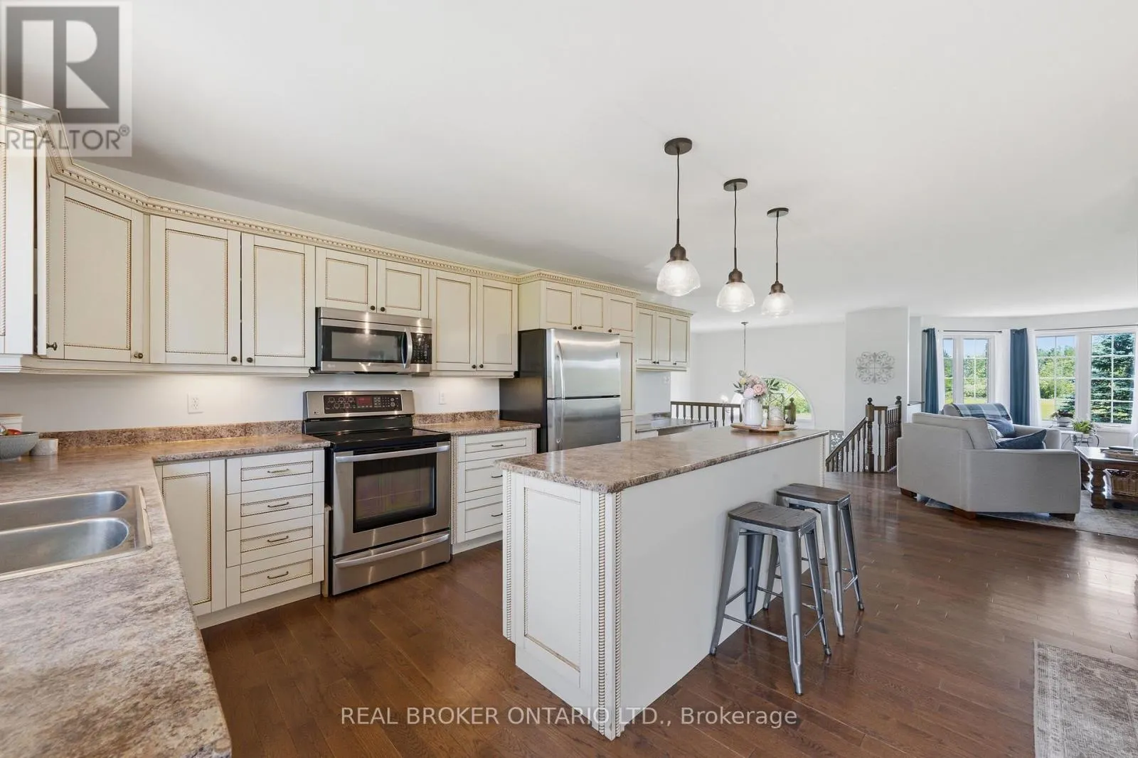 1659 LINDSAY ROAD