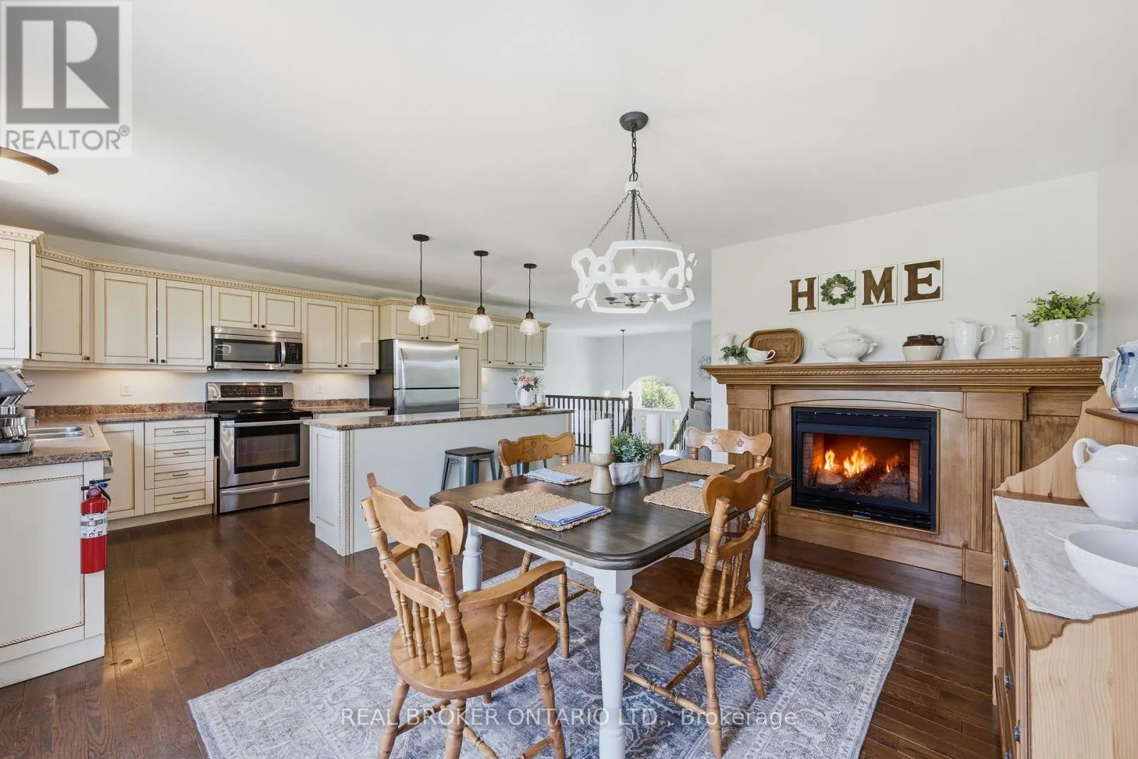 1659 LINDSAY ROAD