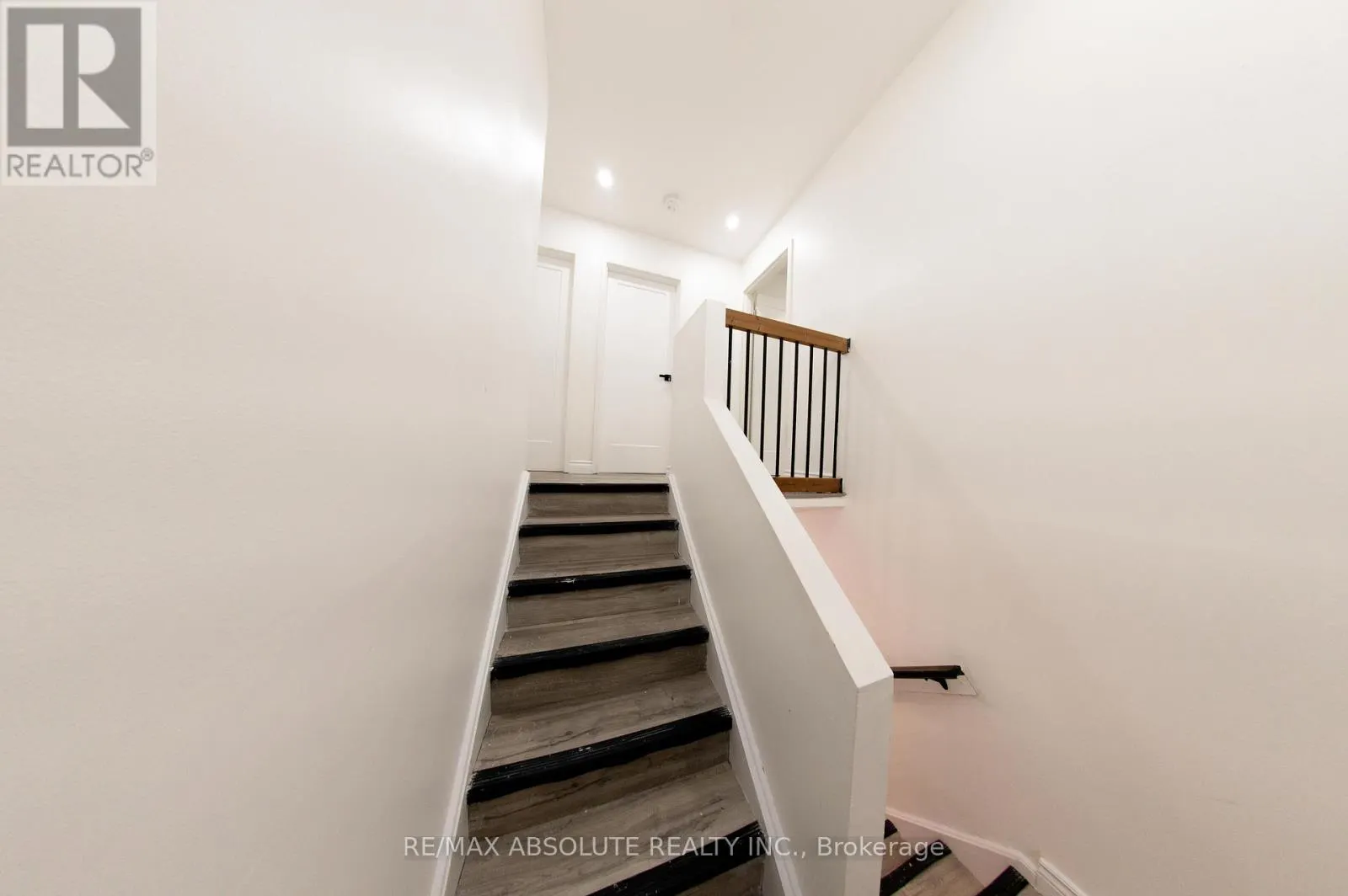 44 - 3415 UPLANDS DRIVE