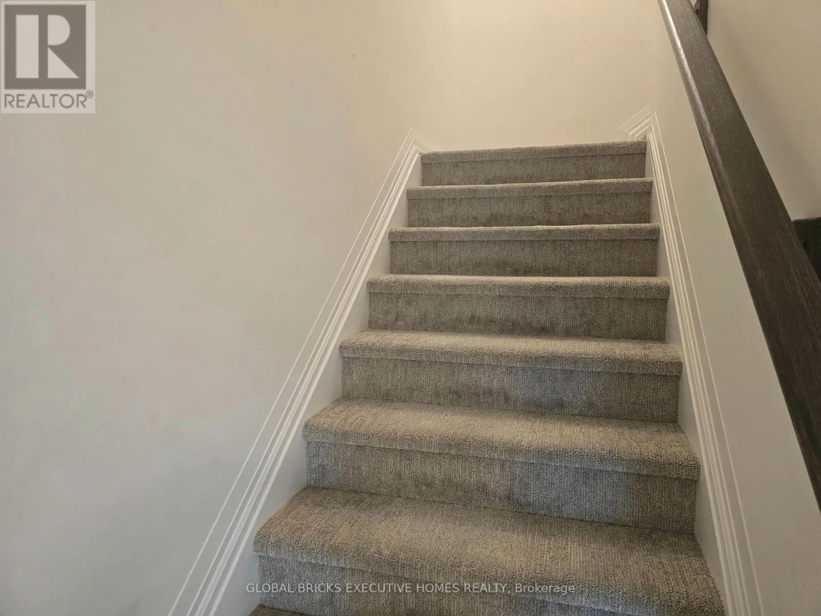 31 SAFFRON WAY