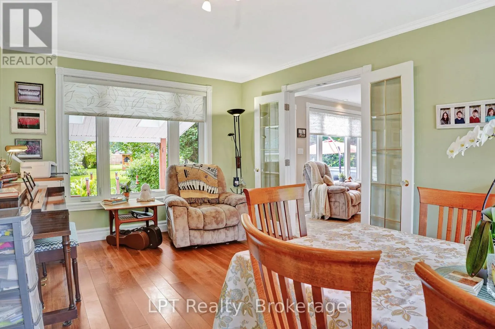 880 16TH STREET W