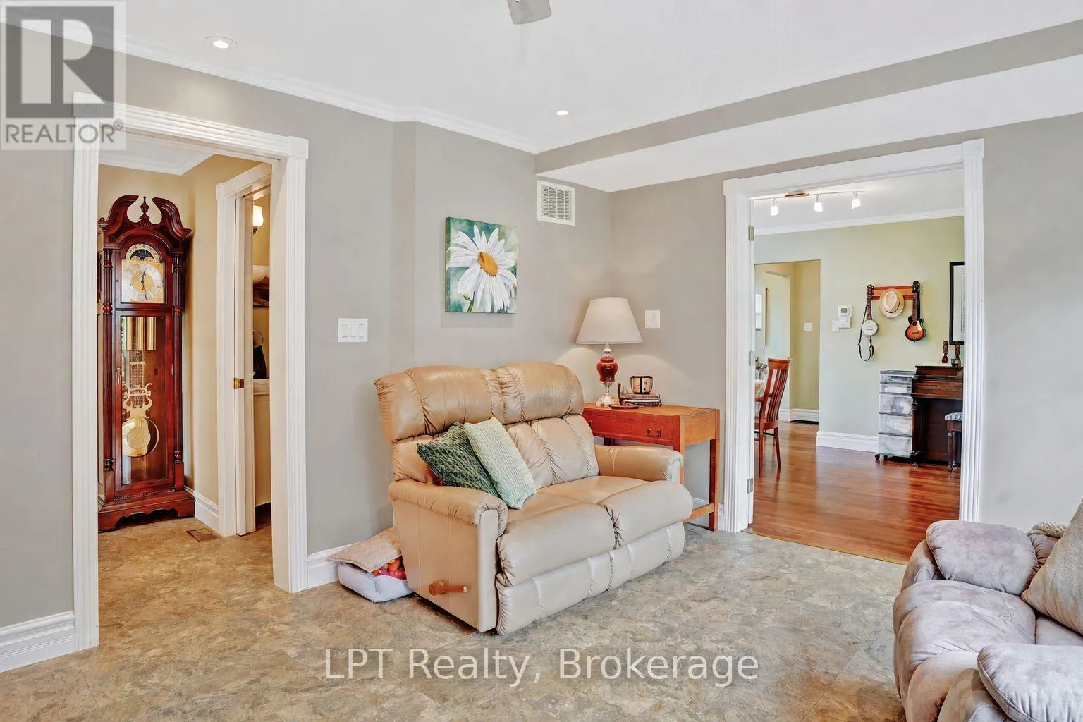 880 16TH STREET W