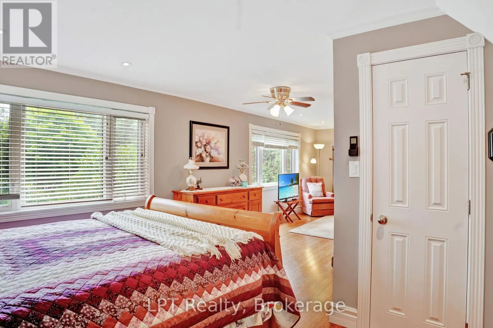 880 16TH STREET W