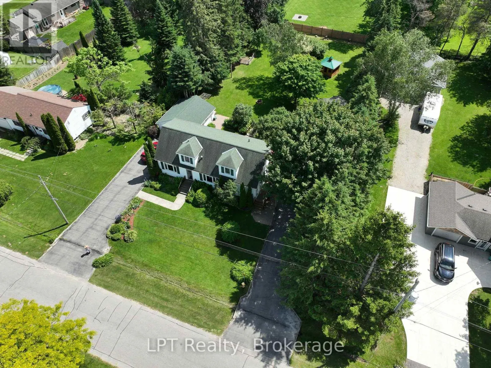 880 16TH STREET W