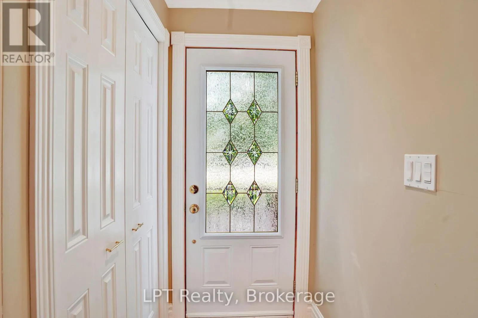880 16TH STREET W