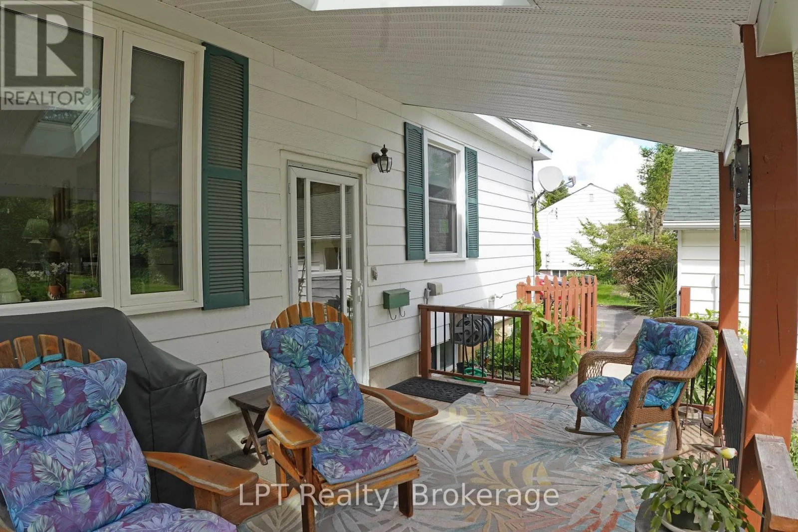 880 16TH STREET W