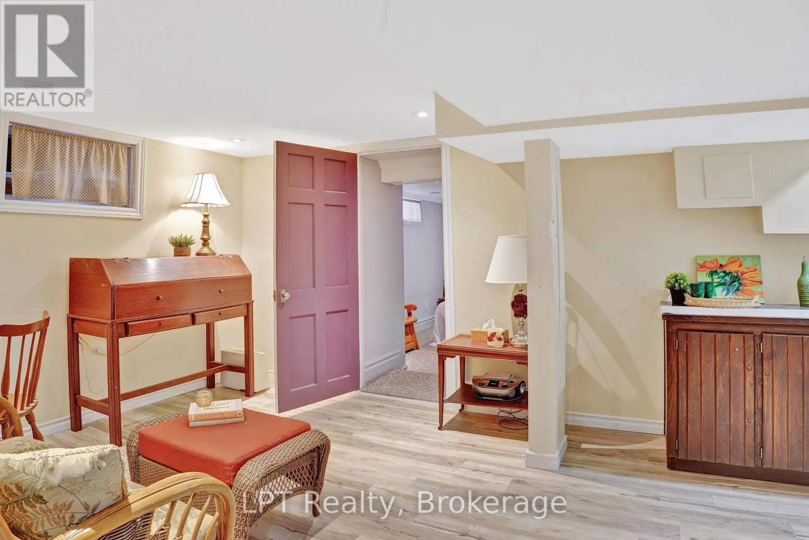 880 16TH STREET W