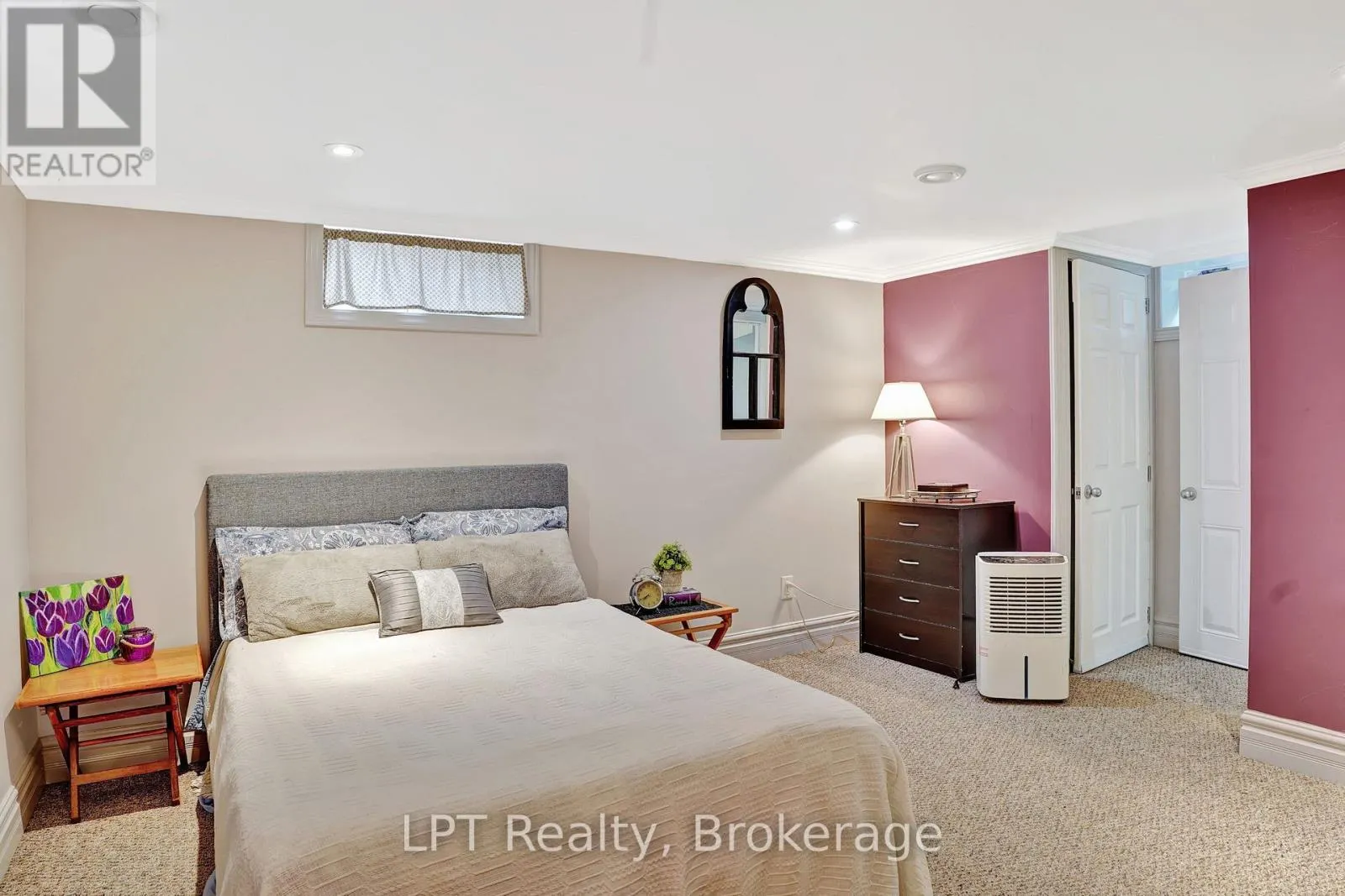 880 16TH STREET W