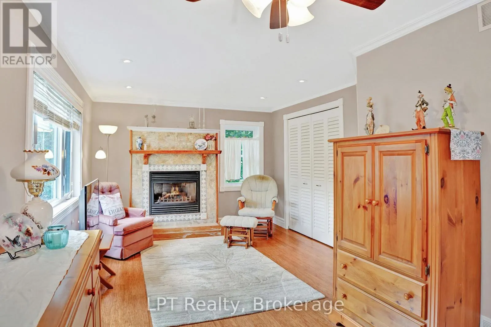 880 16TH STREET W